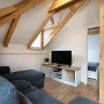 Bright & Spacious Loft In The Heart Of Old Town *