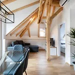 Bright & Spacious Loft In The Heart Of Old Town *