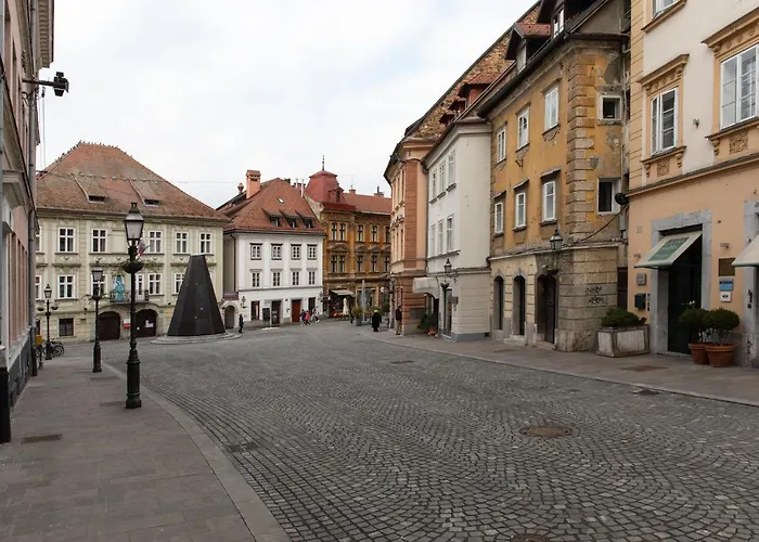 Apartment Bright & Spacious Loft In The Heart Of Old Town Ljubljana