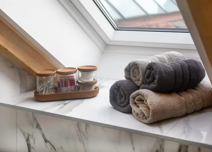 Bright & Spacious Loft In The Heart Of Old Town *